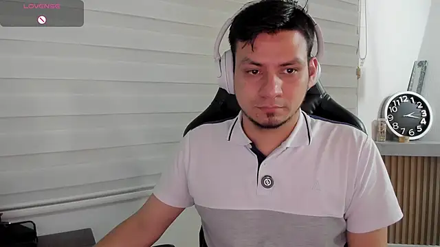 Chat +18 de Rick_Adams ao vivo
