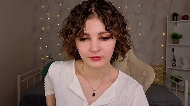 Kira__Fluffy XXX чат на живо