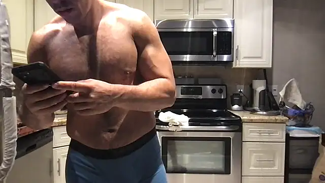 BigGuyMuscle Chat XXX live