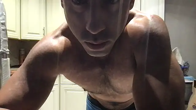 Chat XXX en directo de BigGuyMuscle