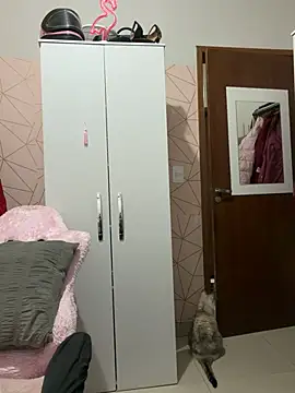 Irresistible24 Adlı Modelin Canlı XXX Sohbeti