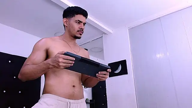 Dannesh_ Live XXX-Chat