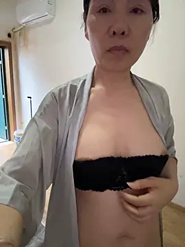 xiiuuff18 Live XXX Chat
