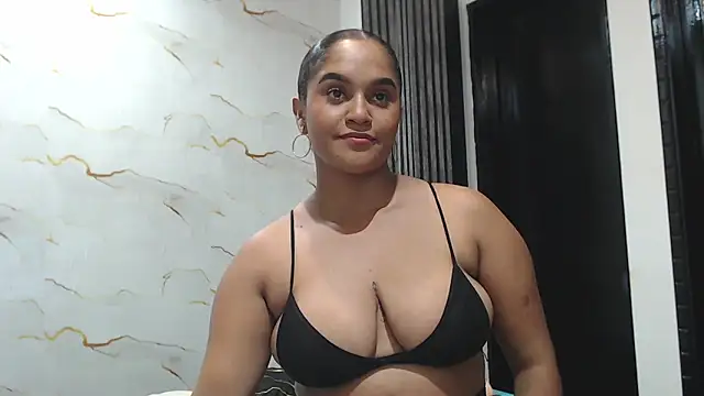 دردشة Liaa_cams الجنسية المباشرة