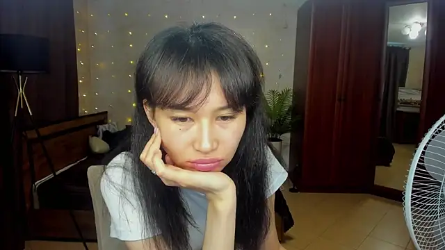 SheilaRare Adlı Modelin Canlı XXX Sohbeti