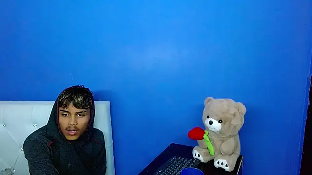 צ'אט XXX בשידור חי של Angel_foxc13