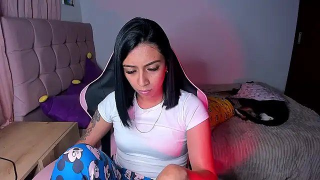 Bellacatx's Live XXX Chat