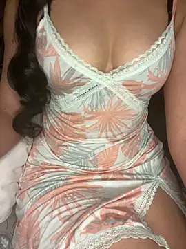 ROUUH Adlı Modelin Canlı XXX Sohbeti