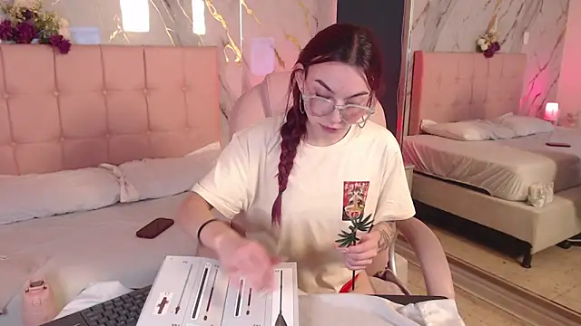 XXX chat uživo modela Red_kytty6