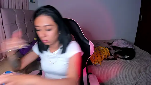 Bellacatx's Live XXX Chat