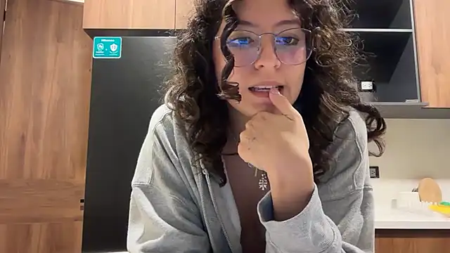 Alicatcua_'s Live XXX Chat