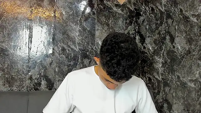 Czat XXX na żywo – cameron_lux77