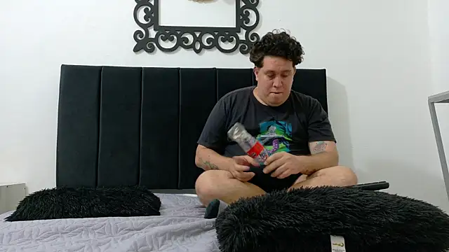 Živý XXX chat PinkQueen23