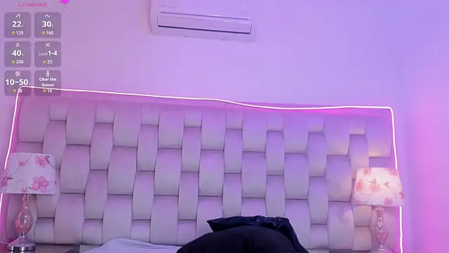 SalomeBins' Live XXX Chat