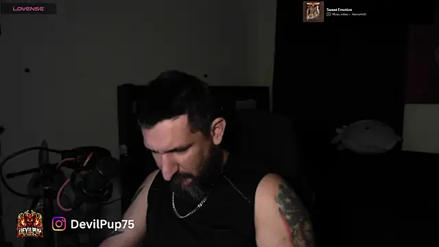 Chatroom XXX en direct de DevilPup75_
