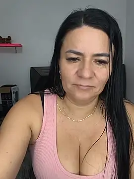 cataleya-latina Adlı Modelin Canlı XXX Sohbeti