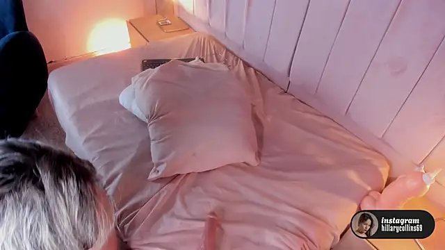 Hillary_Collins1 élő XXX-chatje