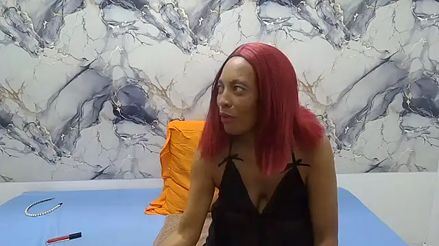 XXX chat uživo modela DominiqueLuxe44