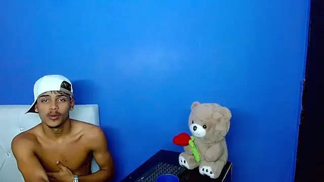 Angel_foxc13's Live XXX Chat