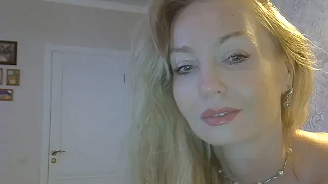 ZarinaSwift – Live XXX-chat