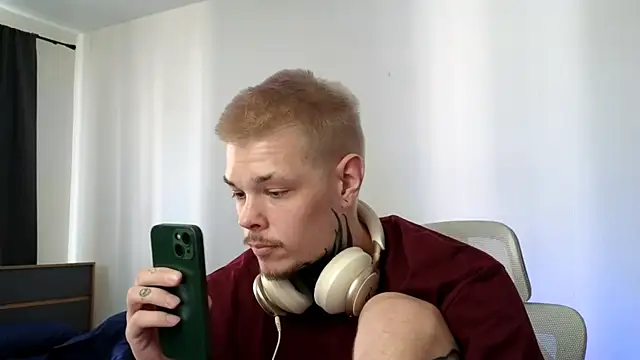 DENIS_HERE's Live XXX Chat