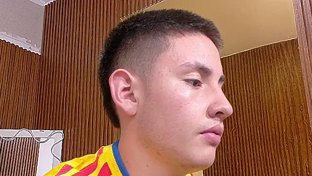 Czat XXX na żywo – Andres_Tay