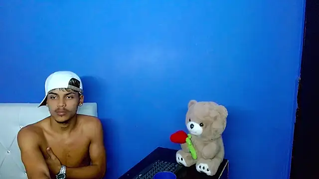 XXX chat uživo modela Angel_foxc13