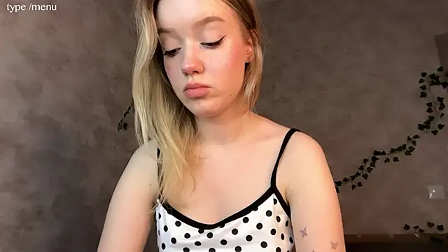 Онлайн чат XXX cutiemia0