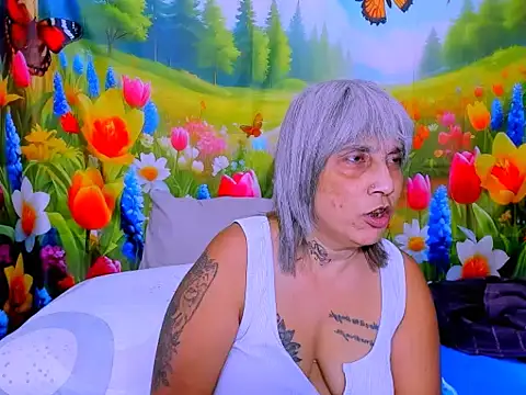 indianroxy Adlı Modelin Canlı XXX Sohbeti