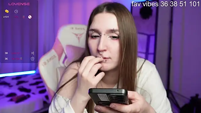 Онлайн чат XXX Alice_Goth