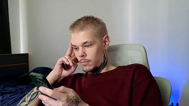 DENIS_HERE – Live XXX-chat