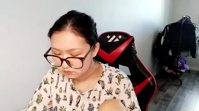 Živý XXX chat AdelineCanup