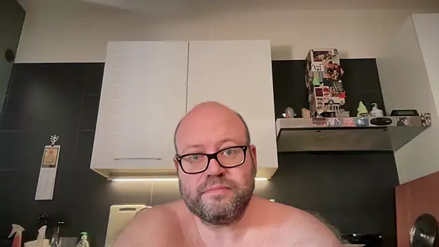 theitalianbear Chat XXX in diretta