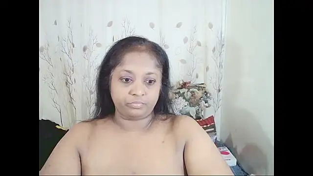 Chatroom XXX en direct de Indiantasha