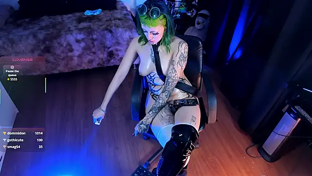 Chat XXX en directo de kattx_
