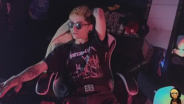 AcidMilo – Naživo XXX chat