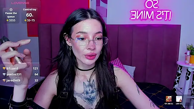 IvyDainty élő XXX-chatje
