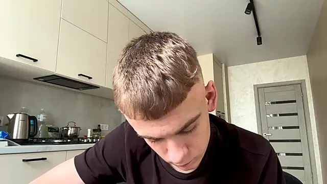 SoloFury Adlı Modelin Canlı XXX Sohbeti