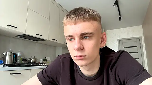 SoloFury 라이브 XXX 채팅