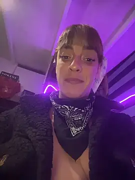 SalyTredelMonte: απευθείας συνομιλία ΧΧΧ