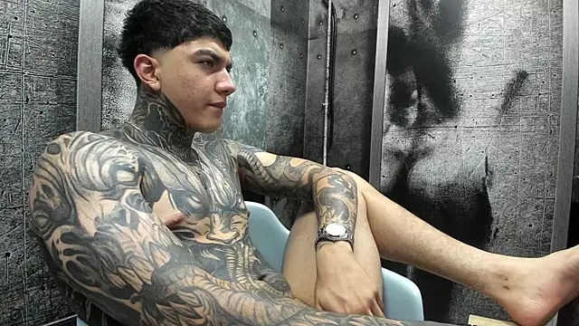 Gury_tattoo Chat XXX in diretta