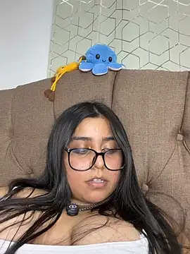 Онлайн чат XXX virginbrunette99