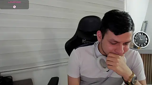 XXX chat uživo modela Rick_Adams