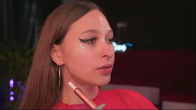 karolineneuer_ Adlı Modelin Canlı XXX Sohbeti
