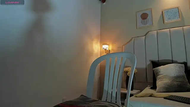 Sara_Hanks élő XXX-chatje