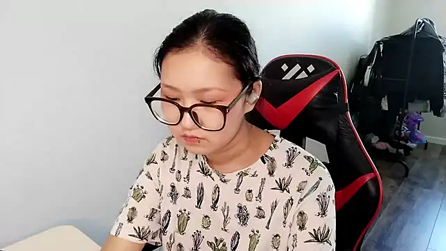 Živý XXX chat AdelineCanup