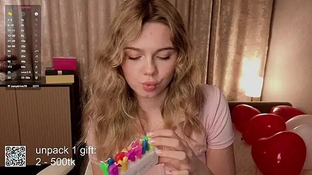 DonaDebore Adlı Modelin Canlı XXX Sohbeti