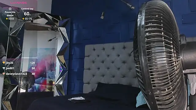 lilith_dior élő XXX-chatje
