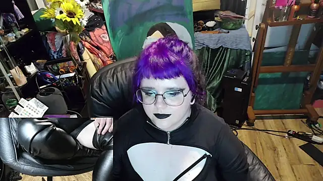 Sinstresshemlock's Live XXX Chat