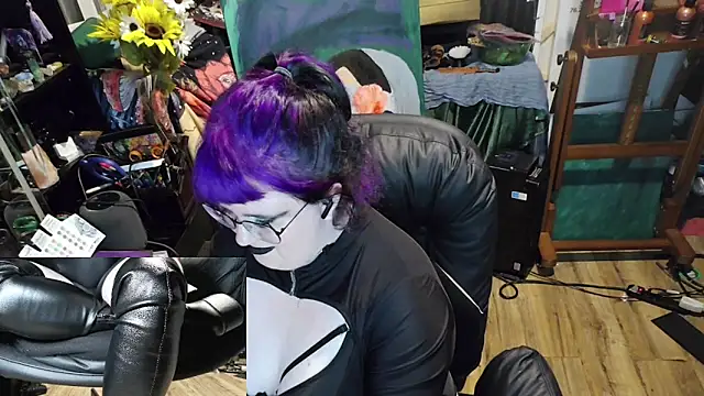 Sinstresshemlock's Live XXX Chat